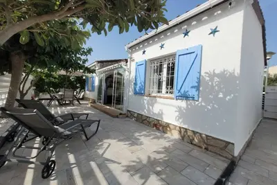 Image de Maison parfait état, quartier calme à 750m de la plage, proche supermarchés.