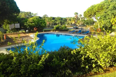 Image de Idéalement situé à 2 chambres à Hacienda Elviria