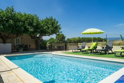 Image de Quiet villa - private pool and fenced garden
