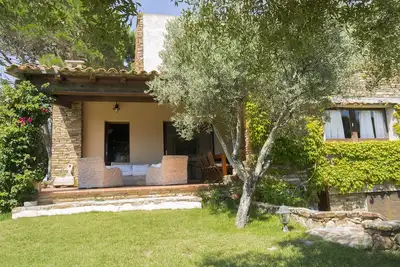 Image de La villa Melograno avec jardin à quelques pas de la belle plage Ira