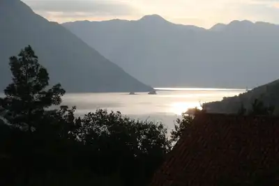 Image de Villa spacieuse avec vue imprenable sur la mer