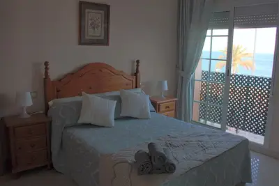 Image de Appartement ensoleillé et spacieux en bord de mer