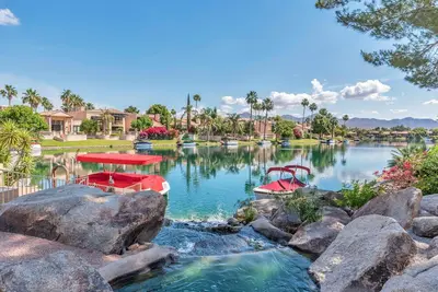 Image de Magnifique condo de 2 chambres au bord du lac dans le Scottsdale Bay Club