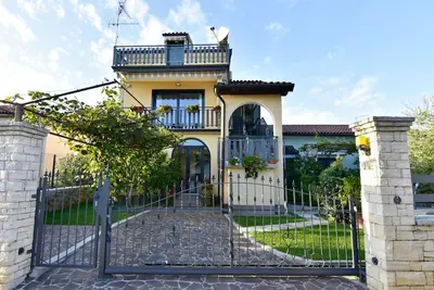 Image de Appartement climatisé Vlado Umag, WiFi, près de la mer, barbecue, parking