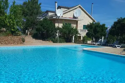Image de Villa De Rêve avec Piscine Xxl