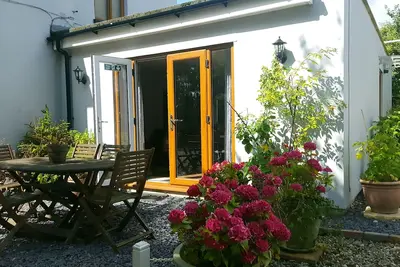 Image de Maison de 2 lits moderne indépendante dans un village rural