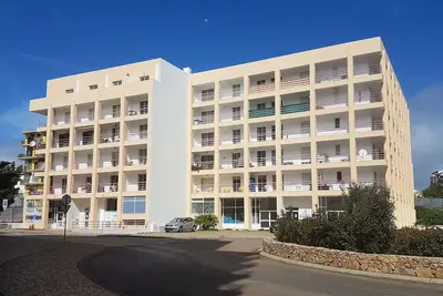 Image de T2 demi - nouveau à 200 mètres de la plage avec garage et barbecue