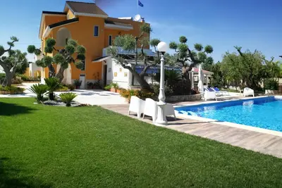Villa avec piscine à Castellana Grotte