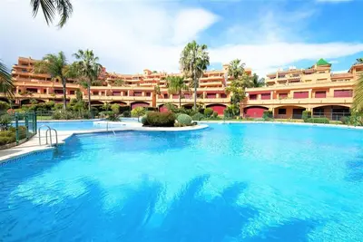 Appartement en bord de mer avec Wifi et clima, Complexe en bord de mer, 20 min du port d'Estepon