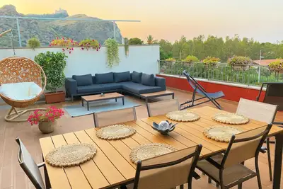 Image de appartement spacieux et moderne de 150 m² près de la mer