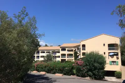 Image de Appartement dans jolie propriété, près d'une crique