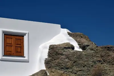 Image de La grotte \"Terra Nullius\" est un lodge unique pour un autre type de vacances.