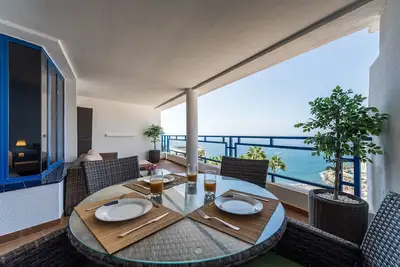 Image de Appartement avec terrasse pour profiter de belles vues.