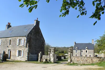 Image de Patrimoine historique, le Manoir de Barneville, à 3 km de la mer