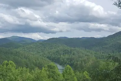 Image de Vue panoramique à longue portée, accès au lac, accessible en fauteuil roulant!
