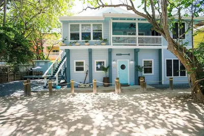 Image de Suite des propriétaires de Boat House. À quelques pas des eaux turquoises de la plage de West Bay.