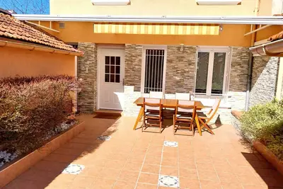 Image de A Vichy, charmante maison de ville à 50m des parcs et de l'Allier