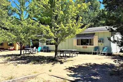 Image de Cottage confortable à un pâté de maisons du magnifique lac Michigan.