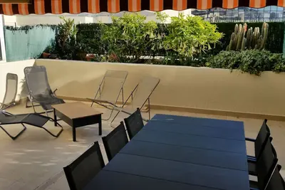 Image de Les Jardins de Semerianis avec Piscine, Grande Terrasse, Parking, climatisation