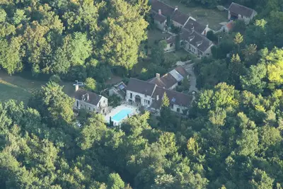 Image de A 20' au Sud de Fontainebleau la grange d'Éden dans son écrin de verdure