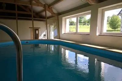 Image de Maison en pleine campagne, avec piscine couverte et chauffée.