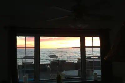 Image de La plus grande propriété du front de lac sur le côté est de la plage de Sylvan