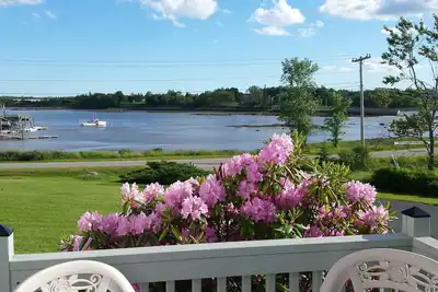 Image de Belle vue sur la baie, maison loin de la maison