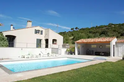 Image de Villa en campagne avec piscine  proche d’Aix en Provence