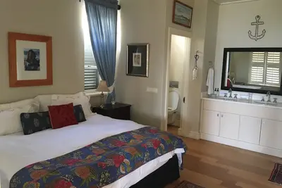 Image de Appartement de luxe avec vue imprenable sur le port