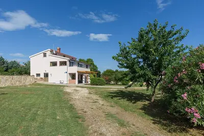 Image de Retraite ensoleillée, spacieuse et tranquille