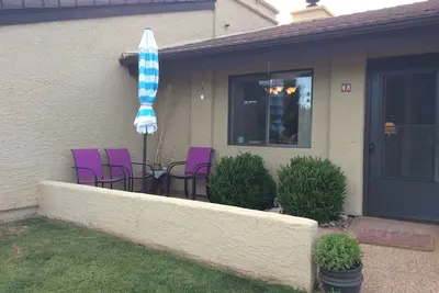 Condo d'une chambre! Country Club, piscine, bain à remous, golf, tennis! Pas d'animaux, s'il vous plaît.