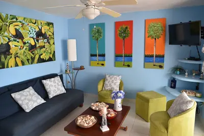 Image de Condo Beach Flamingos avec piscine - Wifi (demandez)