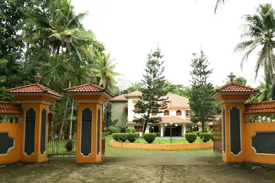 Image de Maison de luxe entièrement meublée - spacieuse maison familiale à Kottayam