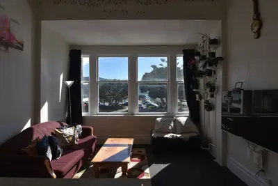 Image de Super emplacement Le Bay House est situé en face de la plage et n'est qu'un