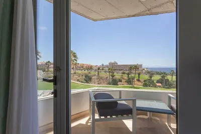 Image de Unité 2 - Amarilla Golf Villas - luxe 3 chambres avec grande terrasse et vue sur la mer