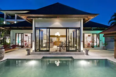 Image de Villa privée Sahaja 6 à Real Bali entourée de rizières