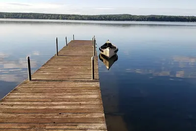Image de Lakefront Cedar Haven- Free use Canoe and Kayak, 1 hr from Toronto