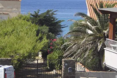 Image de Maison Privee A La Mer Avec Jardin Vue Mer