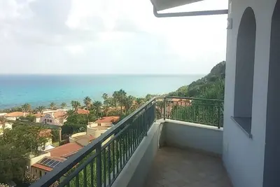Image de Appartements de vacances à 60 mètres de la mer et avec accès privé à la plage n. 6