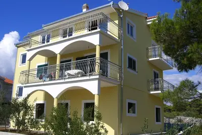 Image de Vacances de rêve « Noah » avec 180 ° vue sur la mer en Croatie