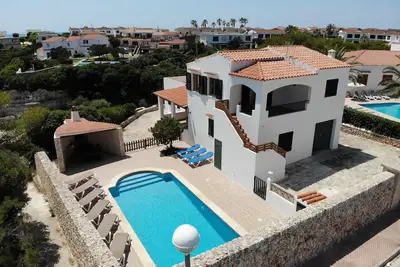 Image de Villa 11 personnes + Piscine + Barbecue + Descente à la plage