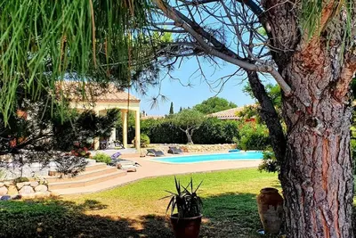 Image de loue maison avec piscine à proximité de la mer