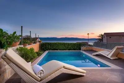 Image de Maison de vacances dans Bol avec vue mer, terrasse, Climatisation, Wifi (154-1)