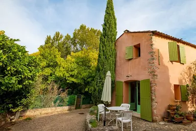Image de Maison de vacances agréable 2 km au sud de village ocre Roussillon
