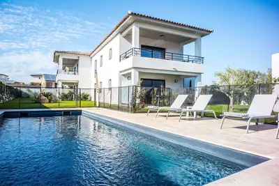 Image de Appartement T3 charme, tout confort avec piscine, à Ile-Rousse