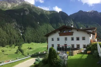 Image de Appartement confortable avec vue sur la cascade fantatischem Flim