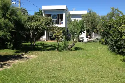 Image de Unique villa 200m2 front de mer avec un accès direct mer par un jardin de 1000m2