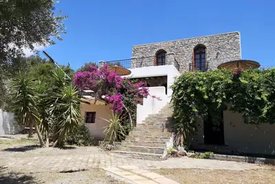 Image de Maison de vacances confortable, espaces extérieurs spacieux, Wifi | Triopetra, Crète