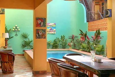 Image de Villa privée à quelques pas de la ville et de la plage. Immense cuisine / Piscine / Wifi / Ac