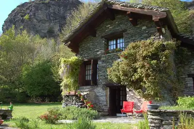 Image de Rustico 3½ pièces détaché avec une parcelle de jardin spacieuse et bien entretenue